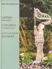 9789519703657 Kortelahti Eeva-Liisa - Lapsia Nyplaten - Children in Bobbin Lace - Kloppelbilder mit Kindern